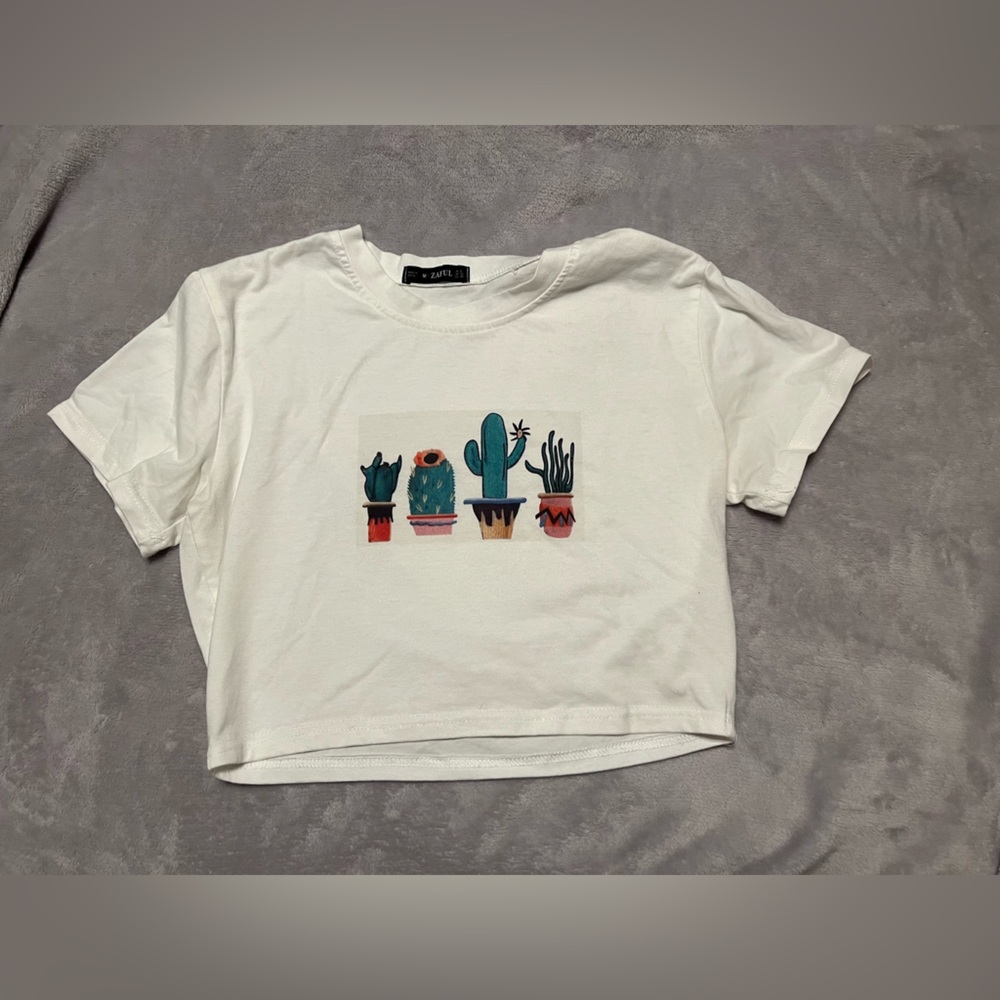 Women’s cropped plant tee